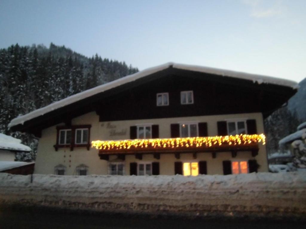 Privatzimmer Haus Anna+Franz Viehhofen Exterior foto